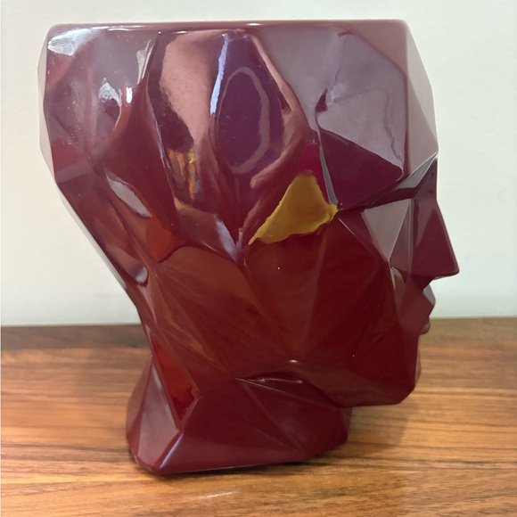 Vondom Geometric Face Planter in Garnet - Picture 2 of 7